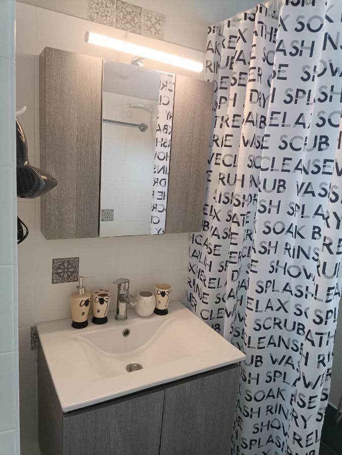 Meltemi Apartments Αγία Μαρίνα Εξωτερικό φωτογραφία